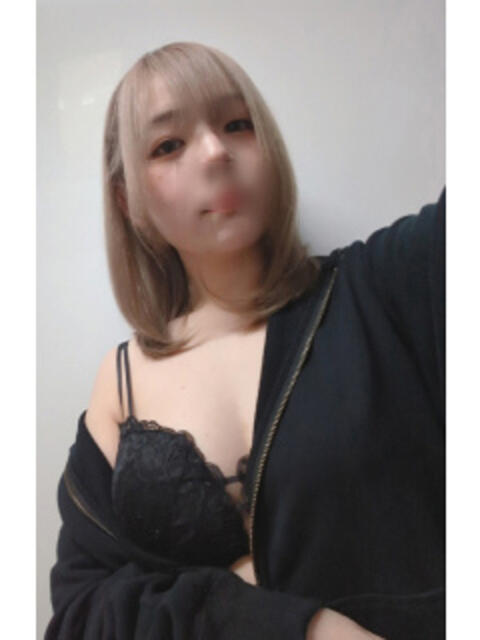 girl_69d2886a58ca91.39837051_480x640.jpg