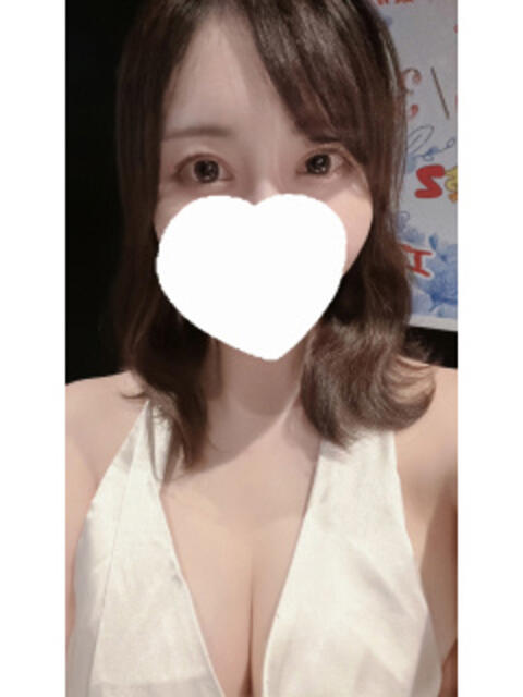 girl_6a5b7ba9728e88.80695356_480x640.jpg